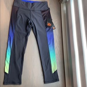NWT RBK capris size small